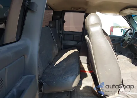 2006 Chevrolet Silverado 1500 Ls из США, поврежденный, VIN 1GCEC19X96Z235083